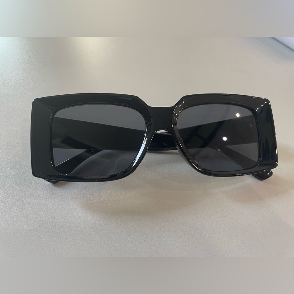 Rectangle shape sunglasses